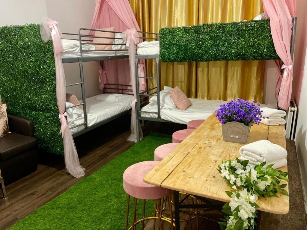Seafront Party For Hens, Stags & Groups Апартаменты *