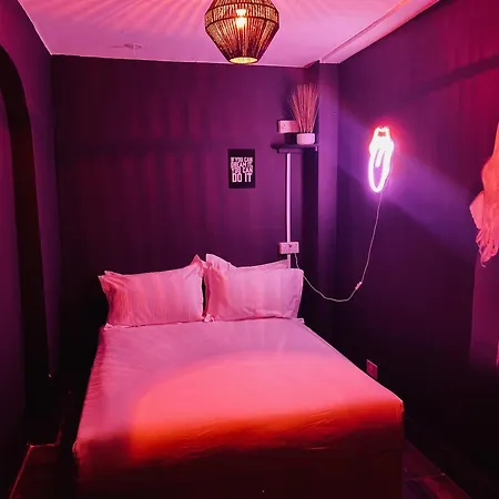 Seafront Party Houses For Hens, Stags & Groups Brighton Room photo