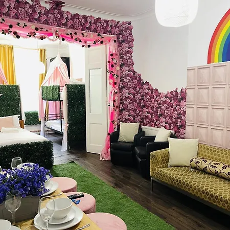 Seafront Party Houses For Hens, Stags & Groups Brighton Room photo