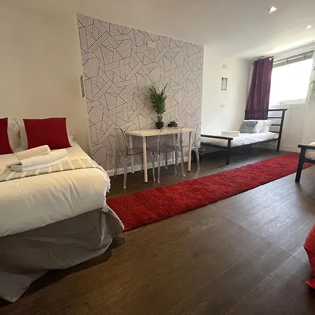 Seafront Party Houses For Hens, Stags & Groups Brighton Room photo
