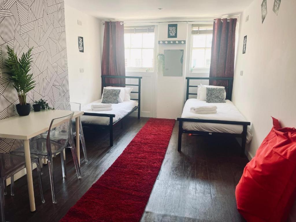 Seafront Party Houses For Hens, Stags & Groups Apartment Brighton